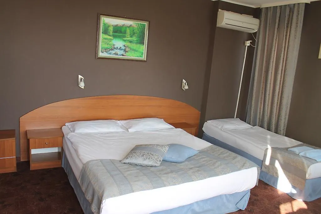 ***  Family Hotel Lazuren Briag Burgasz Bulgária